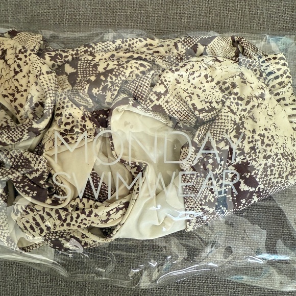 Monday Swimwear Sardinia One Piece - Picture 3 of 4